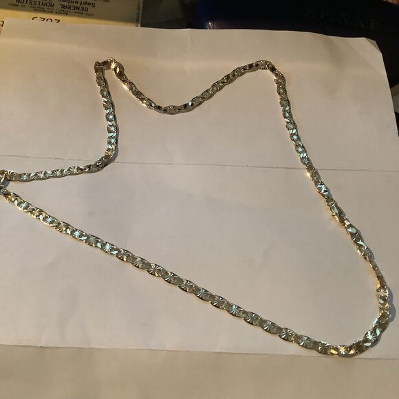 Gold plated Valentino link Necklace - Picture 1 of 1
